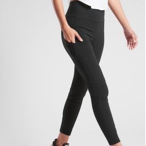 NWT Athleta Trekkie Hybrid Crop Tight in Black, size 12